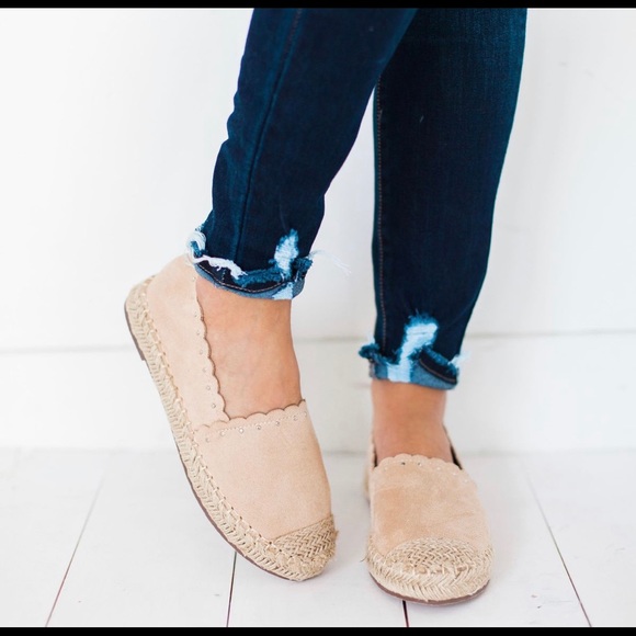 Chase and Chloe slip-on espadrille - Picture 2 of 2